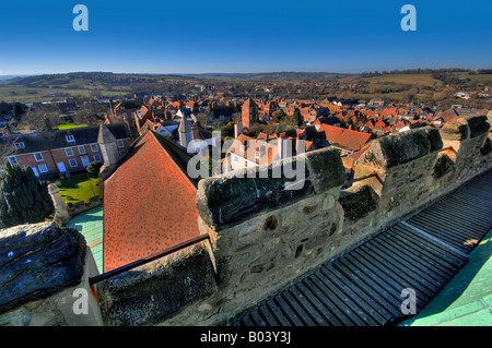 Vista panoramica mostra vecchi tetti del centro storico di cinque cinque port Segala East Sussex England Regno Unito Europa Foto Stock