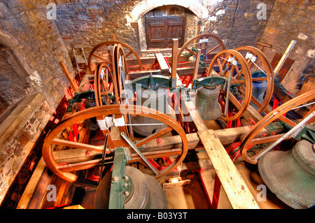 Vista panoramica che mostra il vecchio le campane della chiesa di st.chiesa di Maria della segala East Sussex England Regno Unito Europa Foto Stock