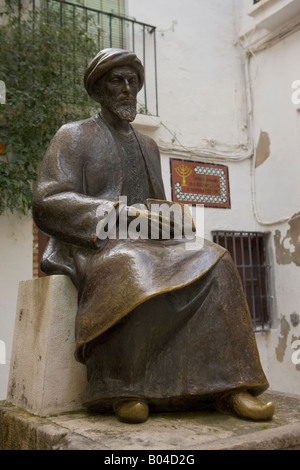 Statua/Monumento a Maimnides in Calle Judios nel la Juderia District (quartiere ebraico) nella città di Cordoba Foto Stock