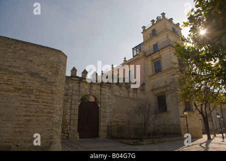 Alcazar, xi secolo nella città di Jerez de la Frontera, Costa de la Luz, Provincia di Cadice, Andalusia (Andalucia). Foto Stock