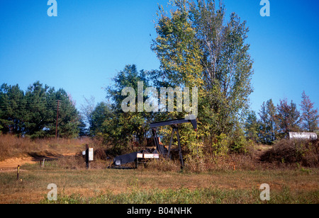 Campagna degli Stati Uniti del Texas vicino a Kilgore Old Knodding Donkey Foto Stock