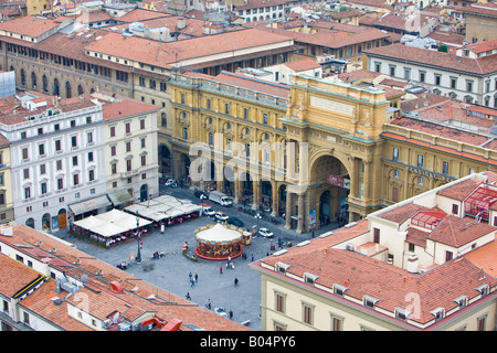 Piazza della Repubblica si vede dal Duomo Campanile nella città di Firenze un Sito Patrimonio Mondiale dell'UNESCO, in provincia di Firenze Foto Stock