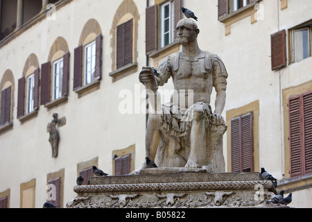 Statua di Giovanni delle Bande Nere in piazza San Lorenzo, la città di Firenze, un sito Patrimonio Mondiale dell'UNESCO, in provincia di Firenze Foto Stock