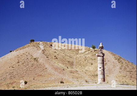 Eagle colonna al Karakus Hill (Karakus Tepe), Turchia, Anatolia, Nemrut Foto Stock