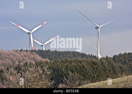Impianto eolico, in Germania, in Renania Palatinato, Eifel Foto Stock