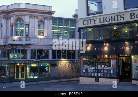 Cafe Vesuvio e City Lights Bookstore di San Francisco California USA Foto Stock