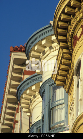 Rivestimenti del tempo vittoriano a tipiche case in San Francisco California USA Foto Stock