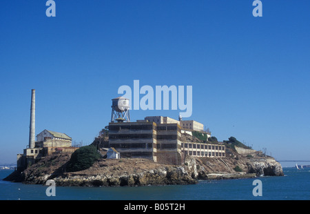 Isola di Alcatraz in prigione con edifici a San Francisco Bay nei pressi di San Francisco California USA Foto Stock