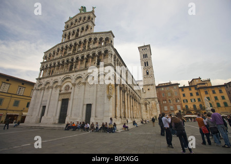 La facciata della chiesa di San Michele a Faro, Piazza San Michele, la città di Lucca e provincia di Lucca, Regione Toscana. Foto Stock