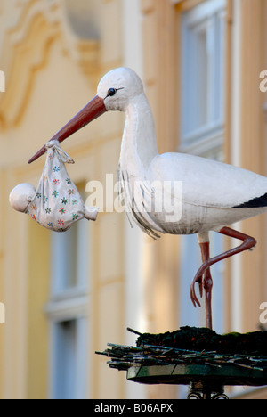 L'Europa, in Germania, in Baviera, Bamberg, la segnaletica in negozio di Stork offrendo baby bambino Foto Stock