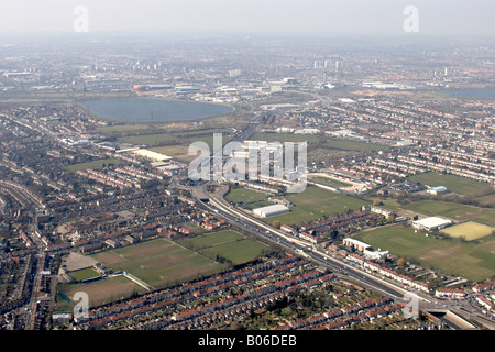 Vista aerea a nord ovest di Crooked Billet A406 Serbatoio Banbury Walthamstow Greyhound race track case suburbane Enfield Waltham Foto Stock