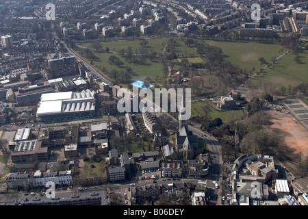 Vista aerea ovest di Clissold Park Uffici Del Consiglio case suburbane chiesa Hackney London N16 Inghilterra REGNO UNITO alto livello obliqua Foto Stock