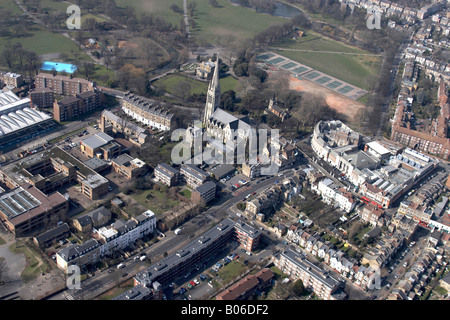 Vista aerea a nord ovest di Clissold Park Uffici Del Consiglio case suburbane chiesa Hackney London N16 Inghilterra REGNO UNITO alto livello obliqua Foto Stock