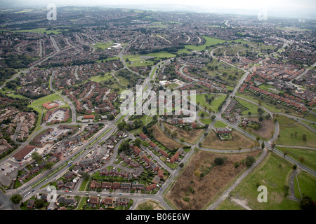 Vista aerea del sud est di alloggiamento suburbana il cerchio vicino Harborough Avenue Prince of Wales Road A6102 Sheffield S9 sud York Foto Stock
