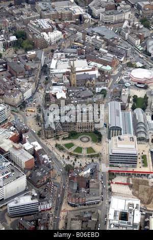 Vista aerea del nord est del centro della città di Sheffield St Marie s R C DUOMO CATTEDRALE DI Sheffield Town Hall il Peace Gardens S1 Sout Foto Stock