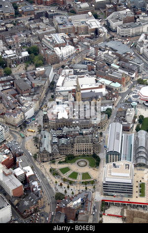 Vista aerea del nord est del centro della città di Sheffield St Marie s R C DUOMO CATTEDRALE DI Sheffield Town Hall il Peace Gardens S1 Sout Foto Stock