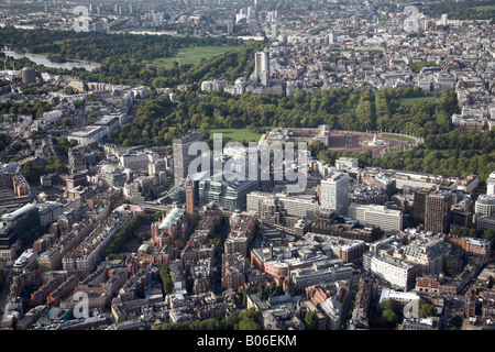 Vista aerea a nord ovest di interni di edifici della città Cattedrale di Westminster Victoria Street Buckingham Palace verde di Hyde Park Londra SW Foto Stock