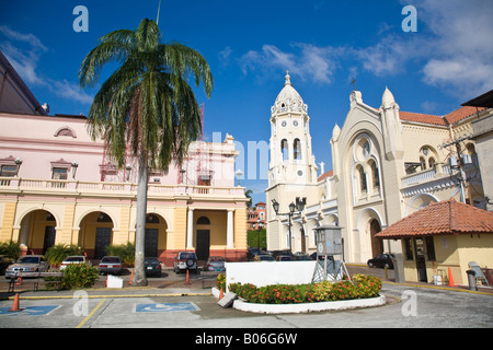 Panama, Panama City, Casco Viejo, Plaza Bolivar, San Fransisco de Asisi Chiesa Foto Stock