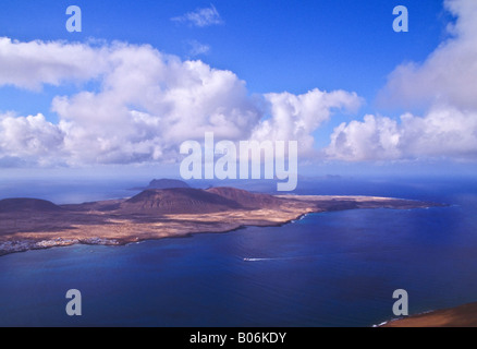 Vista dal Mirador del Rio su Isla Graciosa Foto Stock