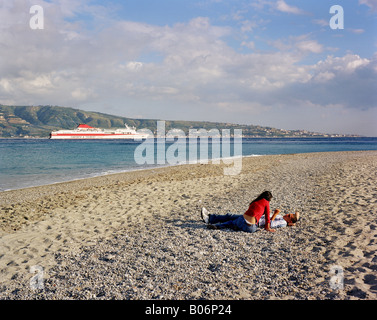 Stretto di Messina Sicilia Italia Foto Stock