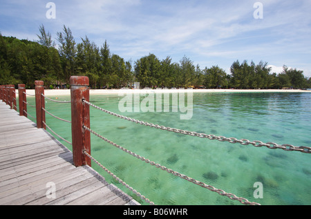 Jetty di Pulau Manukan, Parco Nazionale Tunku Abdul Rahman, Kota Kinabalu, Sabah Malaysian Borneo Foto Stock