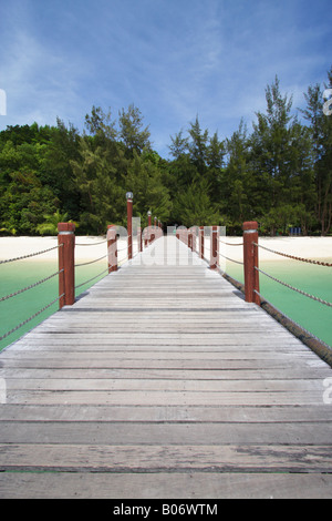 Jetty di Pulau Manukan, Parco Nazionale Tunku Abdul Rahman, Kota Kinabalu, Sabah Malaysian Borneo Foto Stock