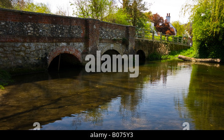 Ponte sul Fiume Darent, Shoreham, Kent, Regno Unito Foto Stock