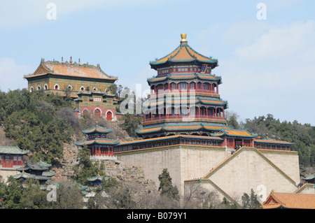 Pagoda Foxiangge (Torre della fragranza di Buddha e Zhihuihai (il tempio del mare di saggezza) sulla longevità Hill. Foto Stock