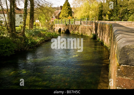 Ponte sul Fiume Darent Shoreham Kent REGNO UNITO Foto Stock
