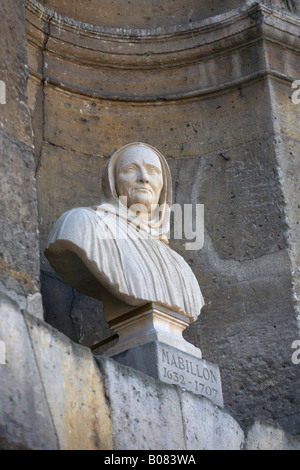 Busto di Jean Mabillon a Eglise St Germain des Pres Parigi Francia Foto Stock