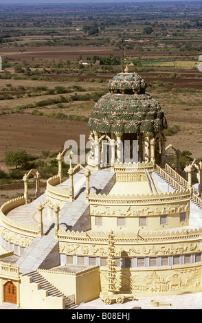 India Gujerat Palitana nuovo tempio Jain a passi per Shetrunjaya Luogo di Vittoria hilltop tempio Jain complessa Foto Stock