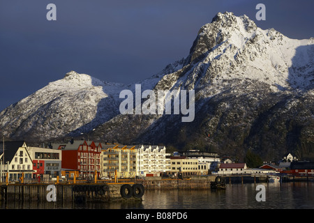 Atmosfera mattutina presso il porto, Norvegia, Isole Lofoten, Vagan, Svolvaer Foto Stock