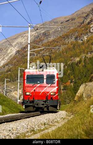 Ferrovia Matterhorn Gottardo vicino a Randa e Zermatt, Svizzera Vallese Foto Stock