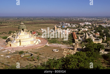 India Gujerat Palitana nuovo tempio Jain a passi per Shetrunjaya posto del complesso di Vittoria Foto Stock