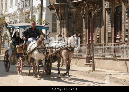 Carrozza a cavalli su uno dell'auto-free Princes' Isole, Mar di Marmara al largo delle coste di Istanbul, Turchia Foto Stock