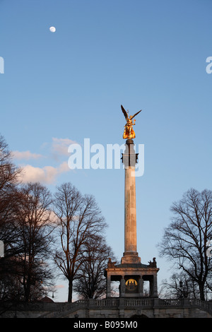 Friedensengel (Libertà Angel), Monaco di Baviera, Germania Foto Stock