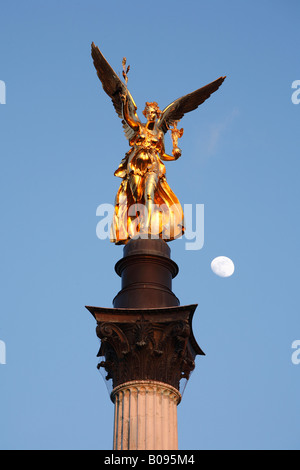 Friedensengel (Libertà Angel), Monaco di Baviera, Germania Foto Stock