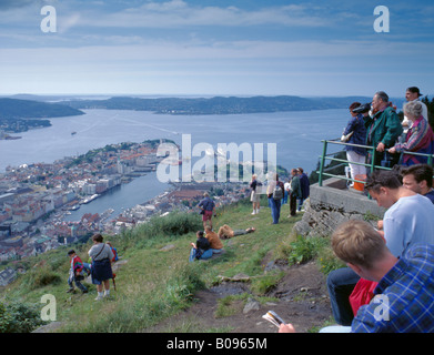 La vista a sud ovest da Fløyen su Bergen Hordaland, Norvegia. Foto Stock