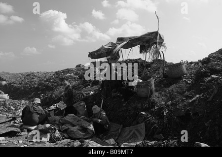 Stung Meanchey Rifiuti Urbani Dump, Phnom Penh Cambogia Foto Stock