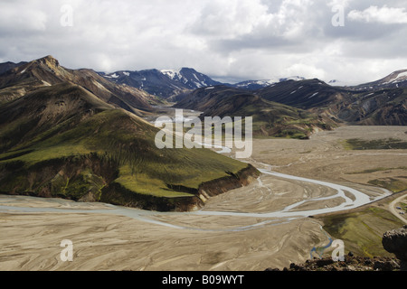 Fiume intrecciato vicino a Landmannalaugar, Islanda, Islanda, Naturschutzgebiet Fjallabak, Landmannalaugar Foto Stock