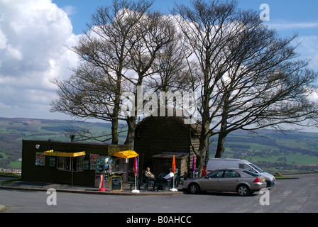 Il negozio di ristoro al latte di mucca e di rocce di vitello a Ilkley Moor Bradford West Yorkshire Foto Stock