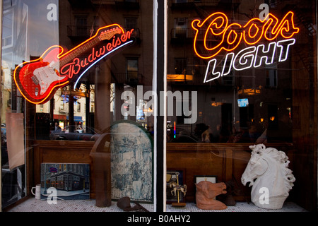 White Horse Taverna sulla via di Hudson in West Greenwich Village di New York City NY NEW YORK STATI UNITI D'America Stati Uniti d'America del nord Foto Stock