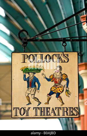 Pollocks Toy Teatri , Covent Garden di Londra , Inghilterra , REGNO UNITO Foto Stock