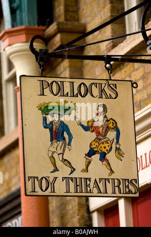 Pollocks Toy Teatri , Covent Garden di Londra , Inghilterra , REGNO UNITO Foto Stock