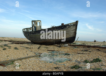 Vecchia barca da pesca di Dungeness Kent REGNO UNITO Foto Stock