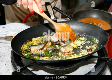 Preparazione tipica di un pasto in Les Garrigues Lleida Catalogna Spagna Foto Stock