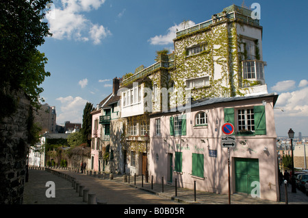 Rue des Saules Montmatre a Parigi Foto Stock