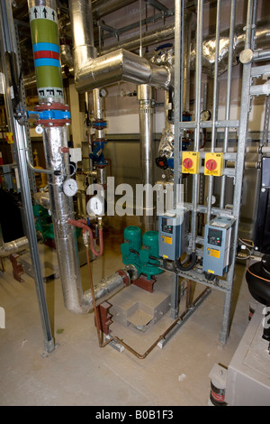 Energia geotermica fonte di massa sistema di pompa di calore Chelsea Building Society CHELTENHAM REGNO UNITO Foto Stock