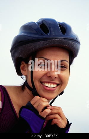 Ritratto di donna skater inline Foto Stock