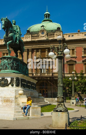 Trg Republike quadrato con il Principe Mihailova statua e Museo Nazionale è un punto di incontro molto popolare nel centro di Belgrado in Serbia Foto Stock